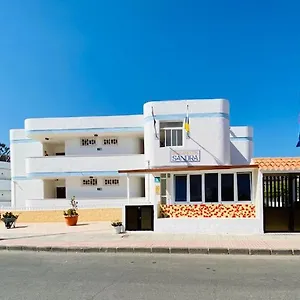 apartamentos-sandra.in-canary-islands.com/